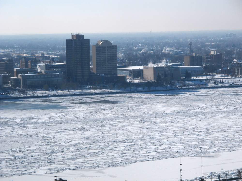 Name:  Frozen-Detroit-River-Canon-G11-13087.jpg
Views: 976
Size:  94.2 KB