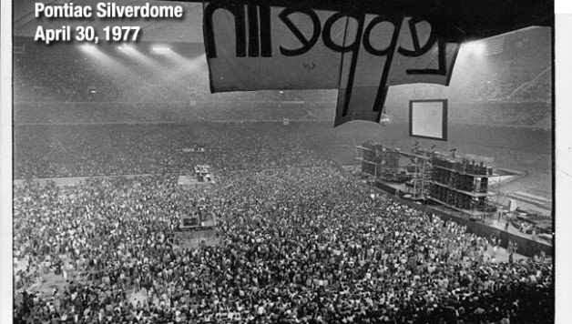 Name:  1977_04-30_PontiacSilverdome_crowd-venue.jpg
Views: 1183
Size:  44.4 KB