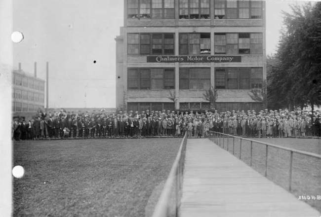 Name:  Chalmers Motor Company factory with group in front 1911.jpg
Views: 3203
Size:  33.9 KB