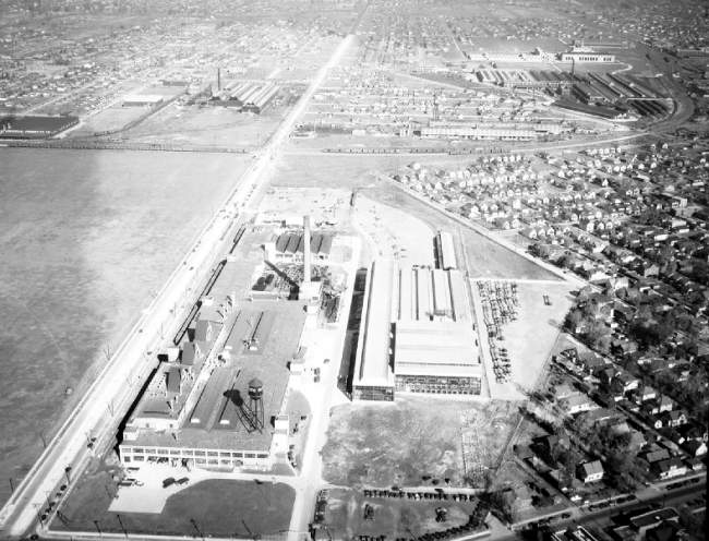 Name:  DeSoto aerial 1936b.jpg
Views: 4609
Size:  60.8 KB