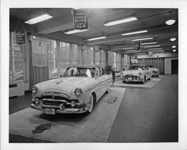 Name:  1954 Packard Factory showroom.jpg
Views: 8510
Size:  38.8 KB