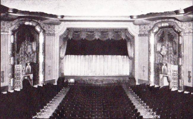 Name:  Royal Oak theatre auditorium.jpg
Views: 712
Size:  45.9 KB
